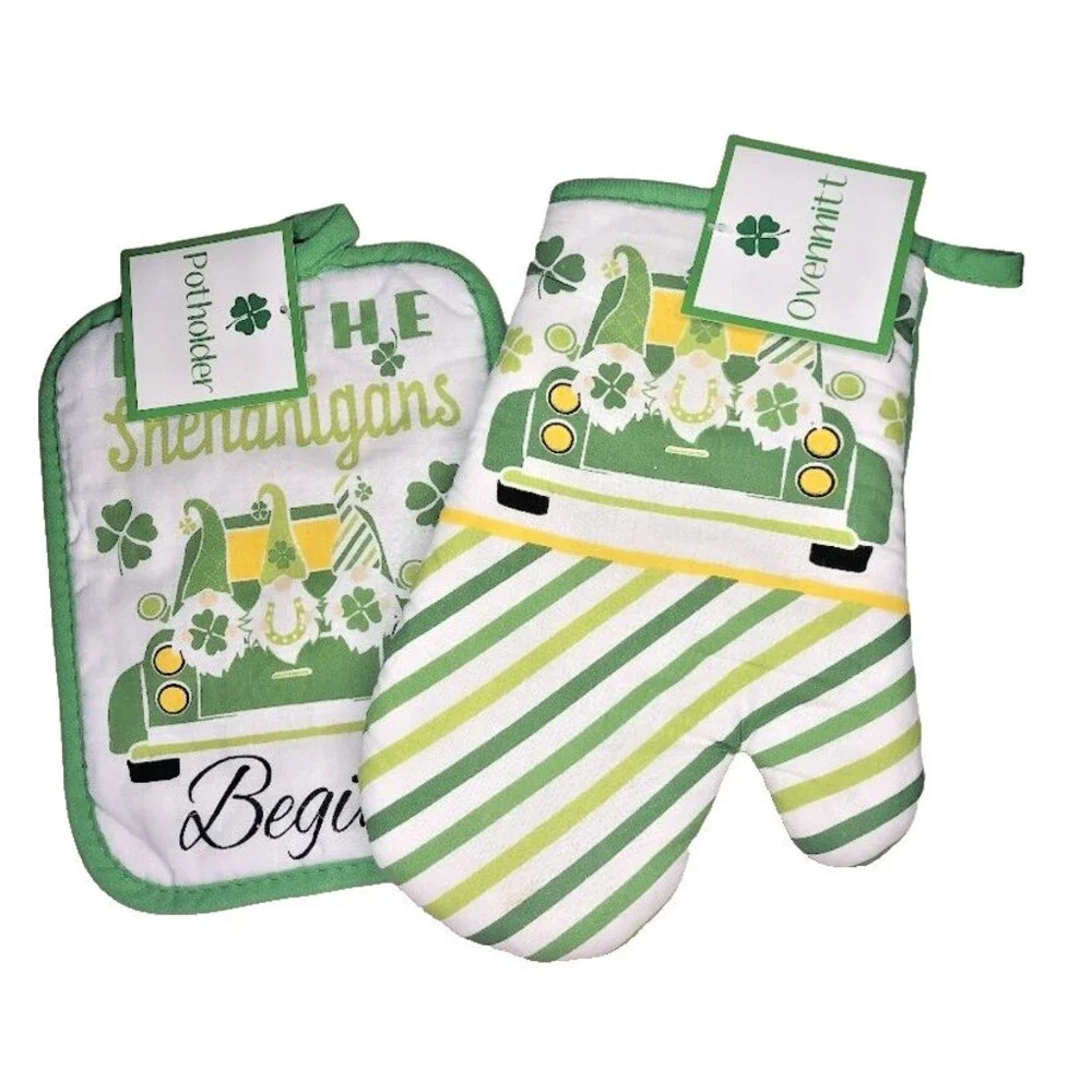 St Patrick's Potholder Oven Mitt Set of 2 Kitchen Shamrock Shenanigans Gnome